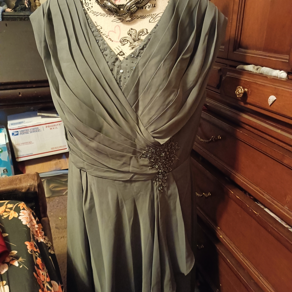 Elegant Gray Evening Dress